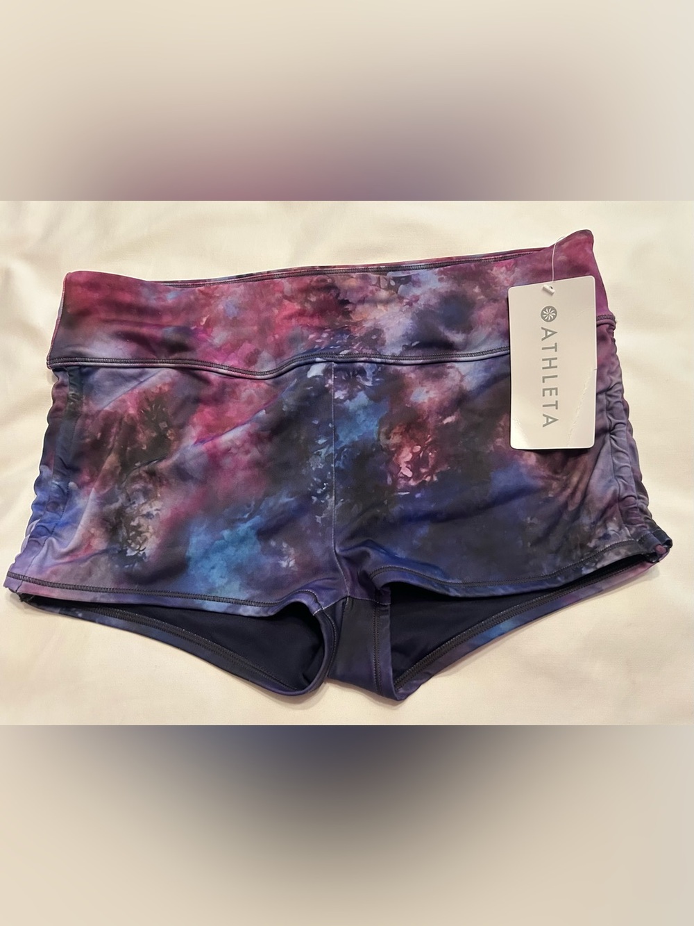 Athleta Tie-Dye Supernova Scrunch Shorts  Size Medium NWT